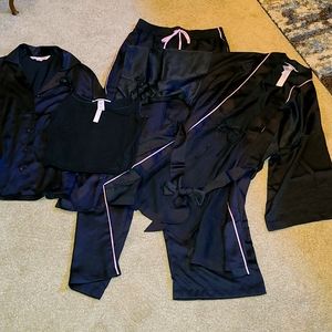 NIP Victoria's Secret Logo Beautiful 🤩 4 Piece Set - XS Black/Pink Piping